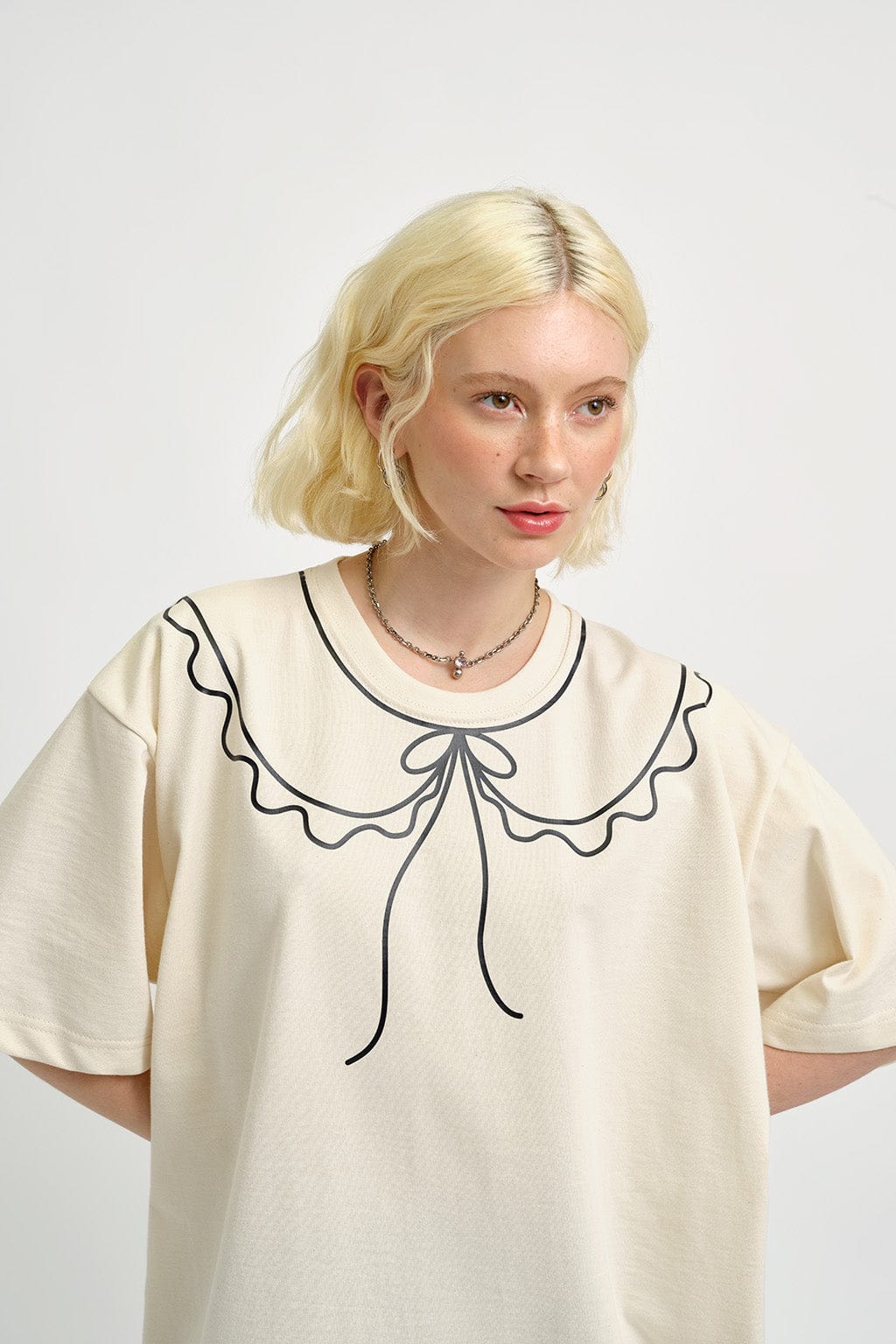 Trompe L'oeil T-Shirt Beige – Eliza Faulkner Designs Inc.
